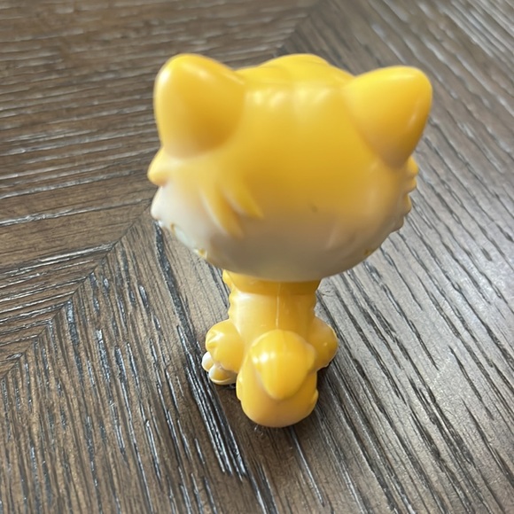 Littlest pet shop, first generation, rare, magnetic motion, yellow cat 2005 #4 - Picture 4 of 9